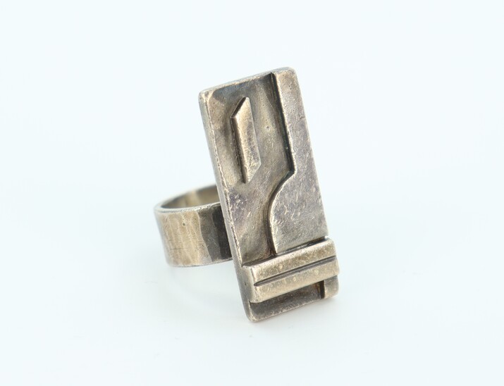 Modernist ring by Jean Després