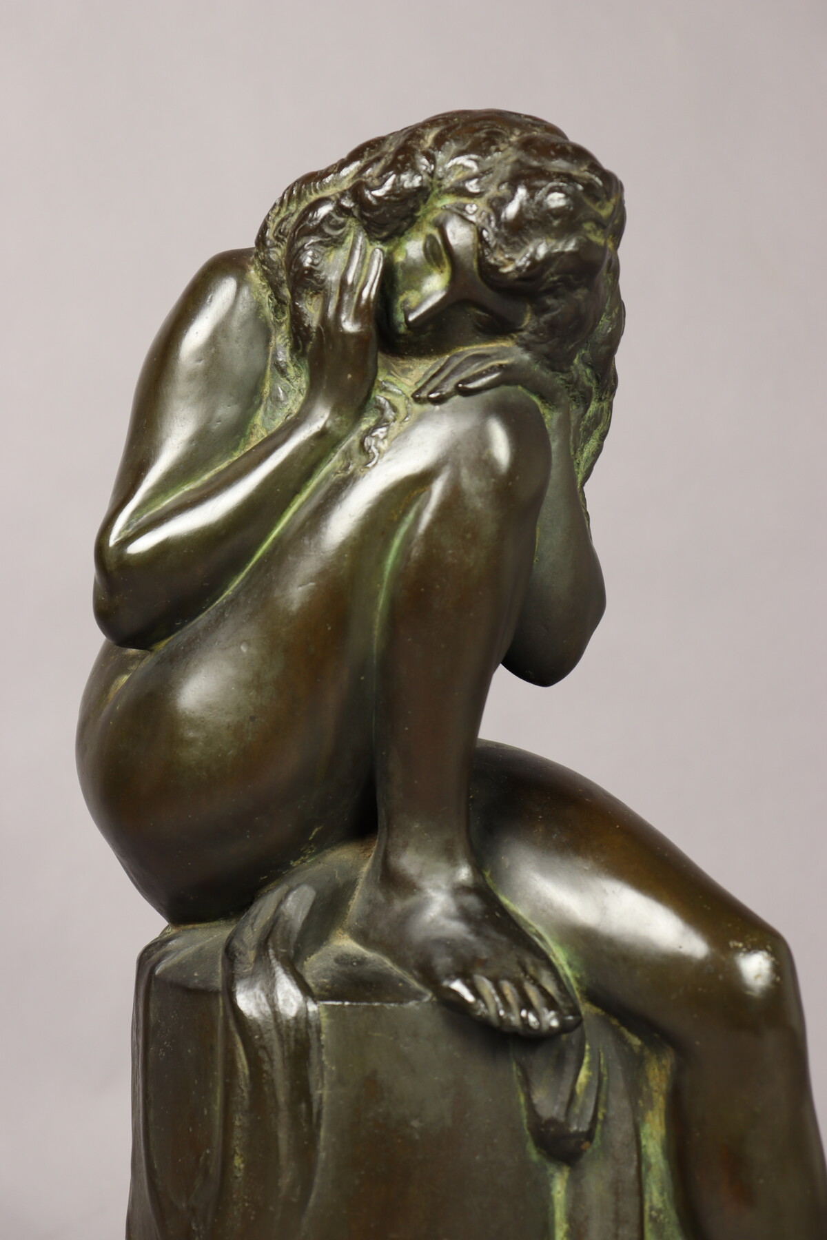 Femme assise par Henry Arnold