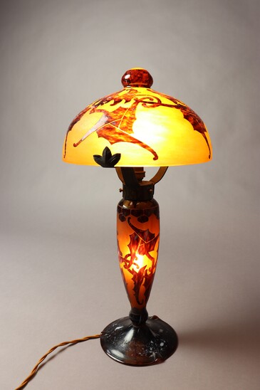 Lamp with kalanchoe by Le Verre Français
