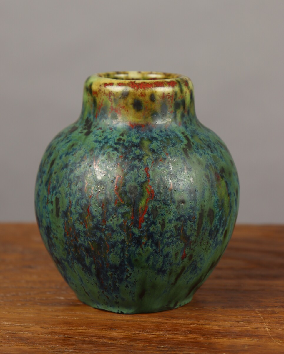 Vase de forme boule par Pierre-Adrien Dalpayrat