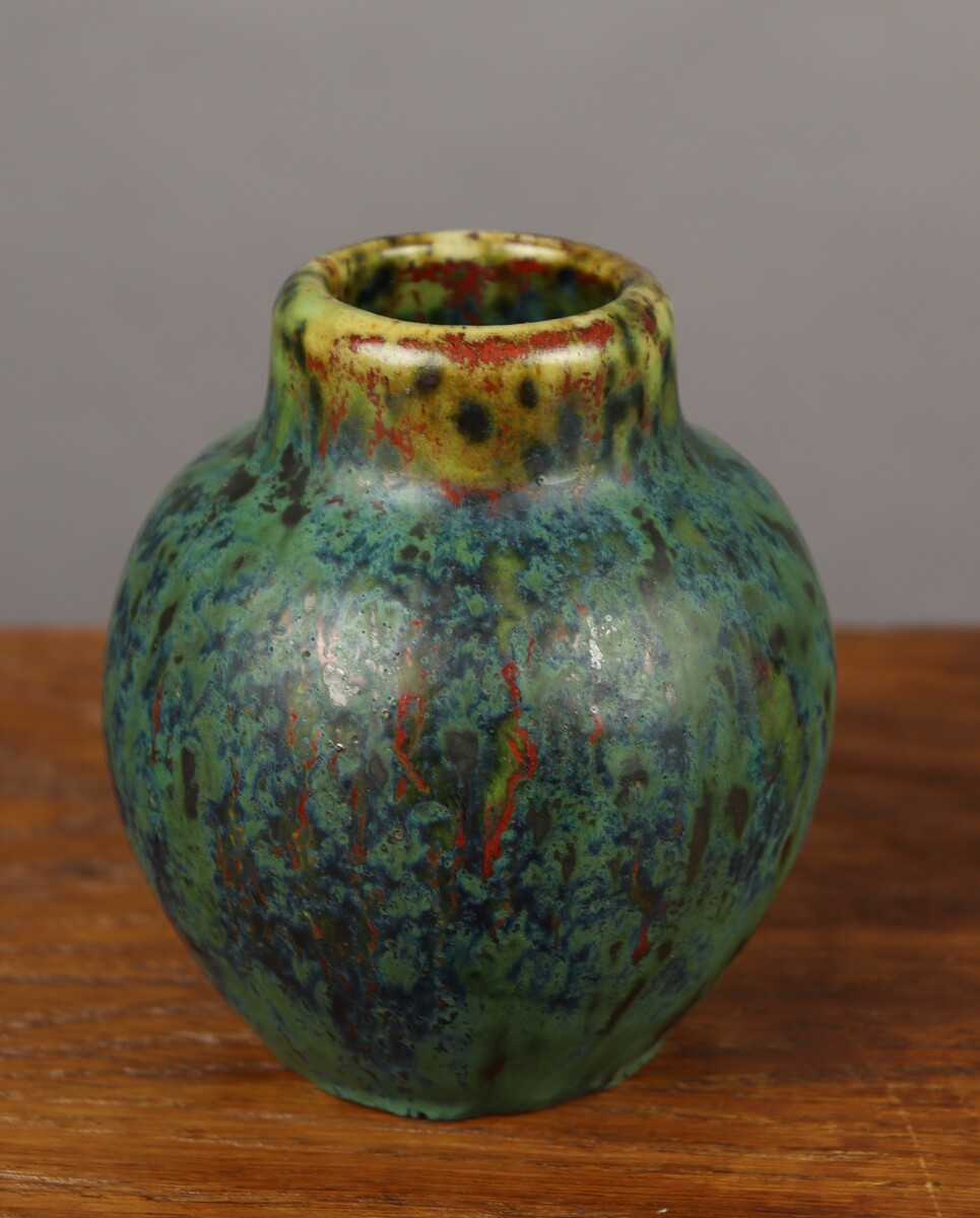 Vase de forme boule par Pierre-Adrien Dalpayrat