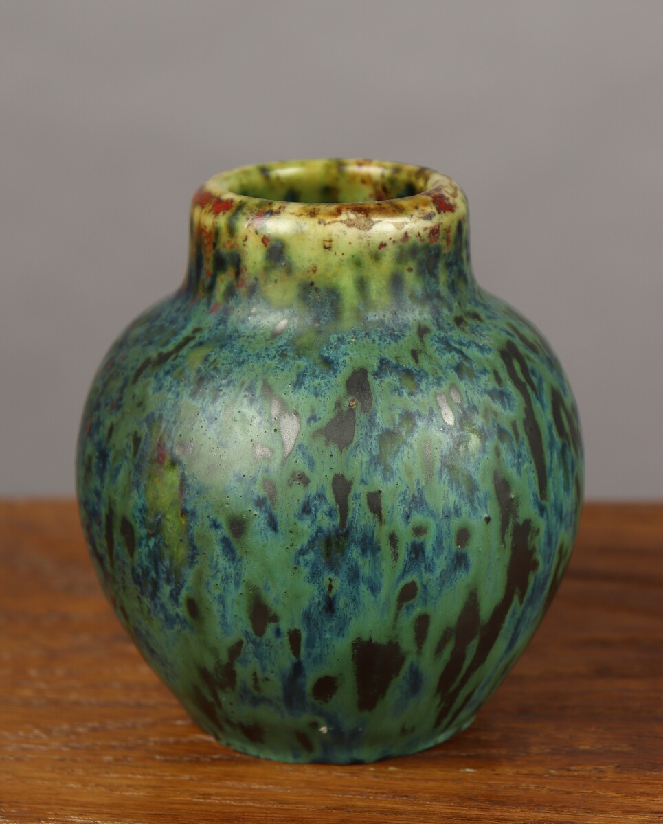 Vase de forme boule par Pierre-Adrien Dalpayrat