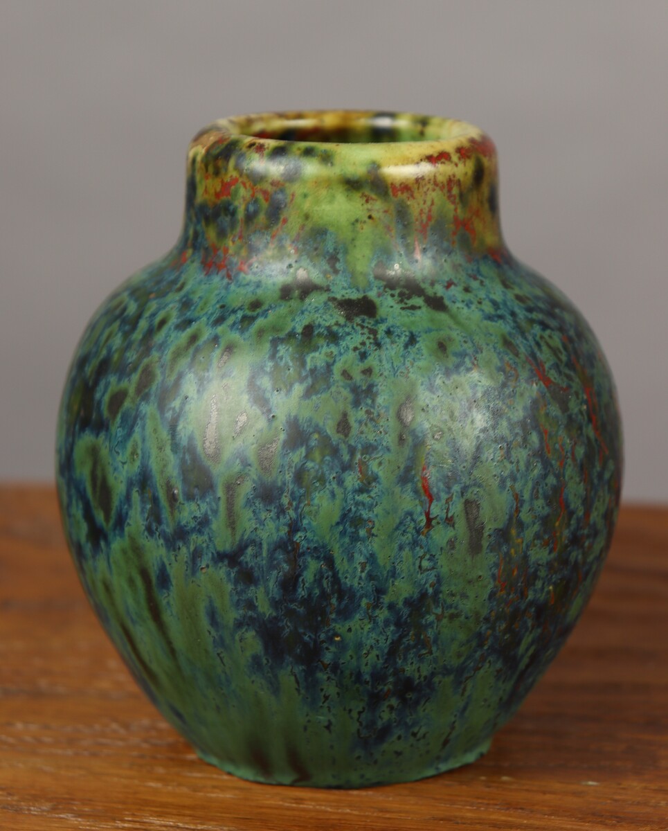 Vase de forme boule par Pierre-Adrien Dalpayrat