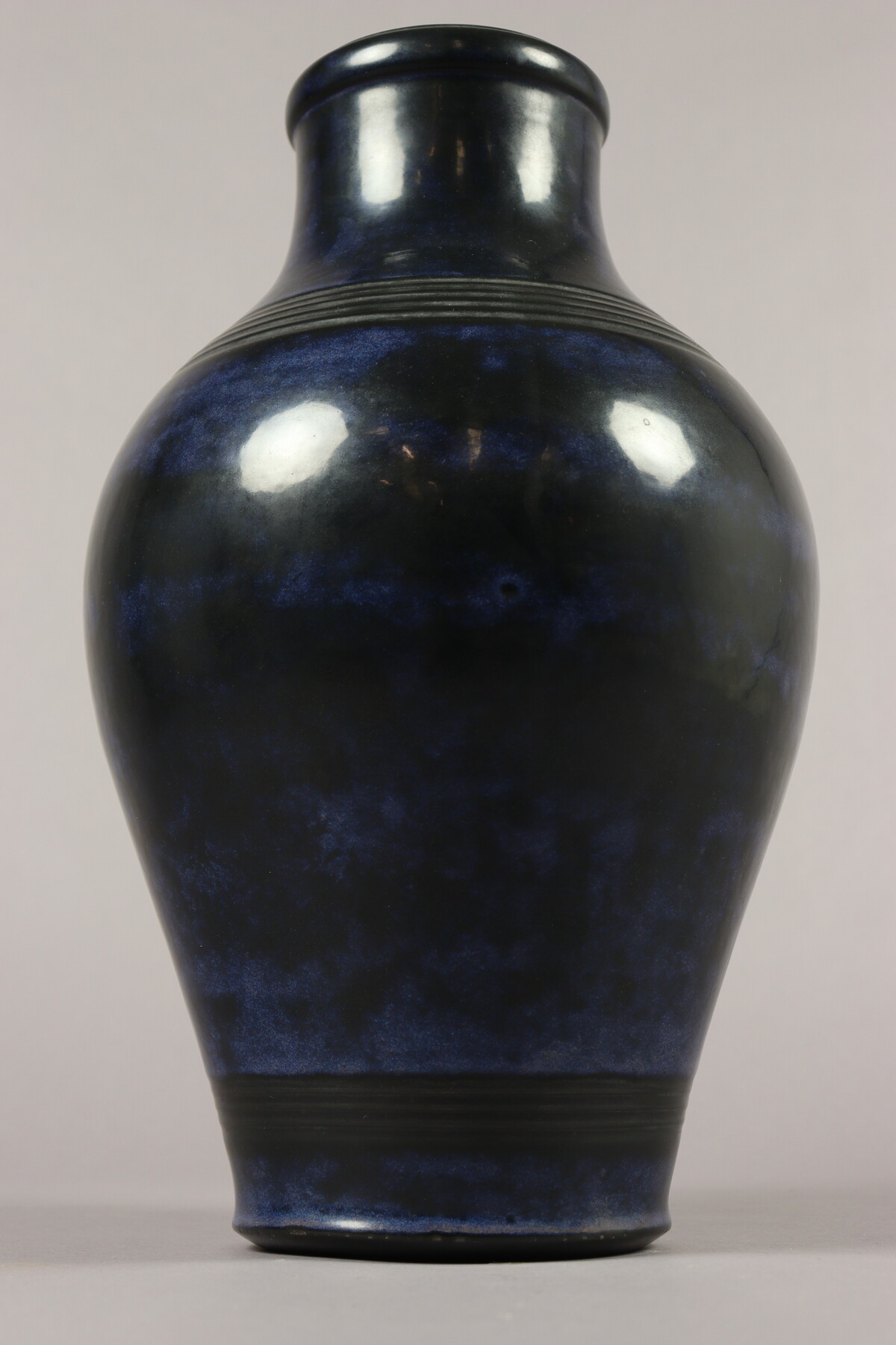 Vase par Emile Decoeur